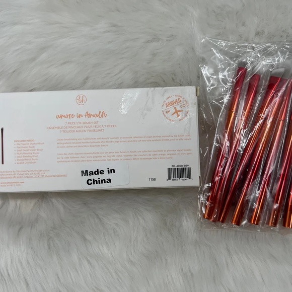 BH Cosmetics Amore in Amalfi - 7 Piece Eye Brush Set - Picture 2 of 3